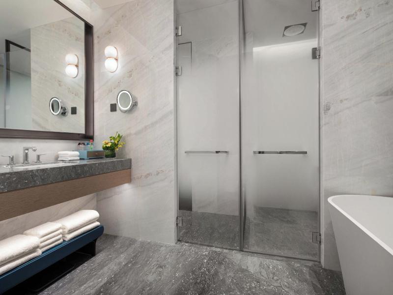 Crowne Plaza Jinan Runhua Hotel By Ihg image
