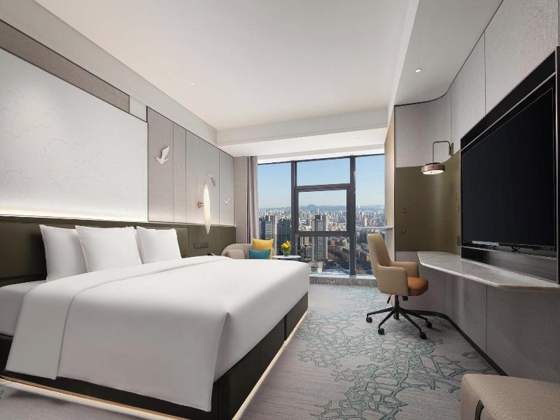 Crowne Plaza Jinan Runhua Hotel By Ihg image