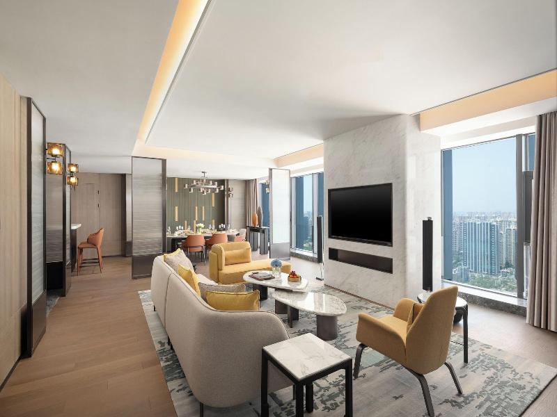 Crowne Plaza Jinan Runhua Hotel By Ihg image