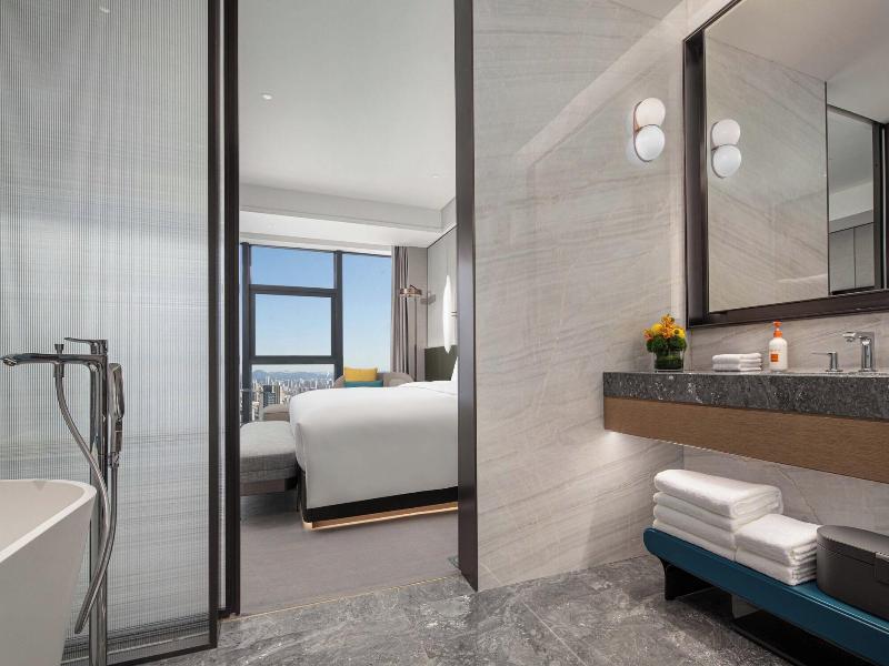 Crowne Plaza Jinan Runhua Hotel By Ihg image