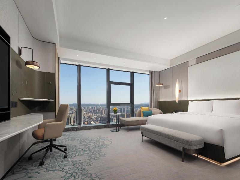 Crowne Plaza Jinan Runhua Hotel By Ihg image