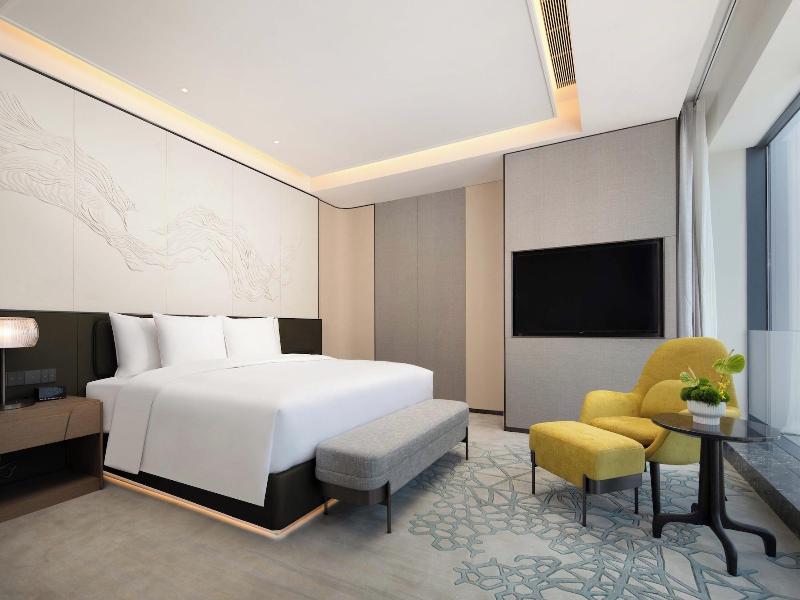 Crowne Plaza Jinan Runhua Hotel By Ihg image