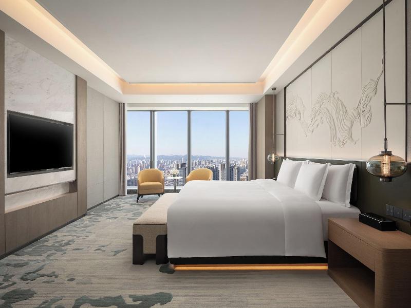 Crowne Plaza Jinan Runhua Hotel By Ihg image