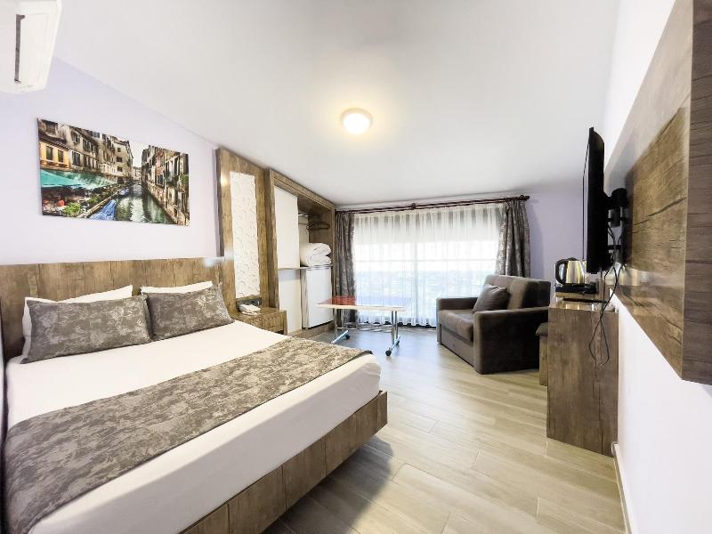Castle's Light Boutique Hotel image