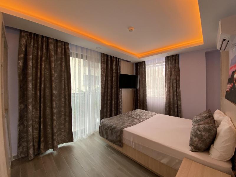 Castle's Light Boutique Hotel image