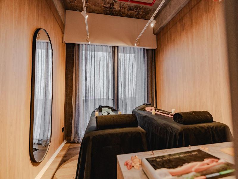 Heiss Hotel By Jalo image