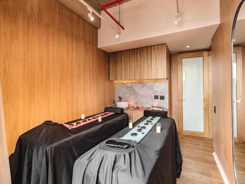 Heiss Hotel By Jalo image