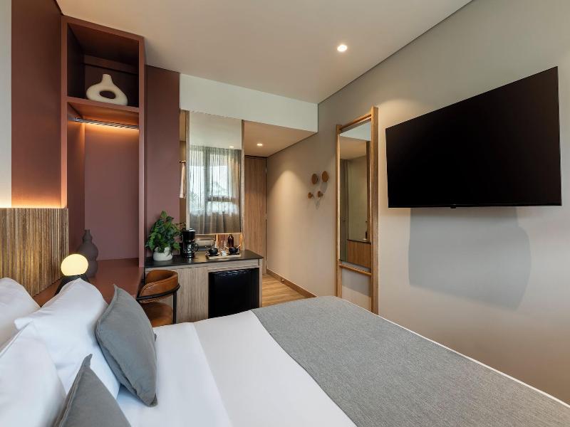 Heiss Hotel By Jalo image