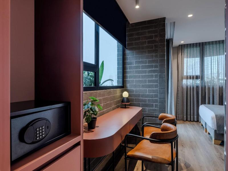 Heiss Hotel By Jalo image