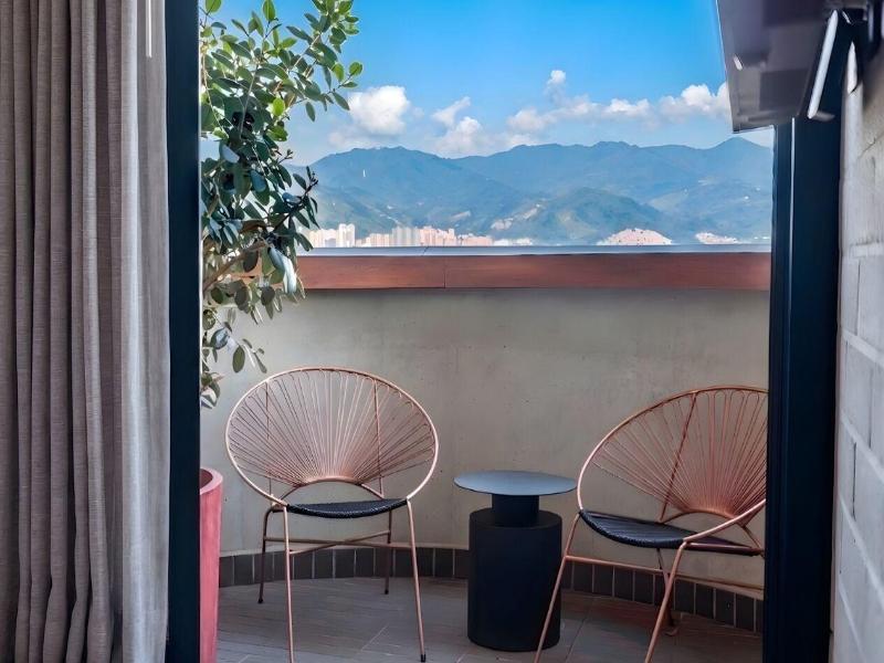 Heiss Hotel By Jalo image