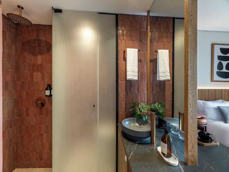 Heiss Hotel By Jalo image