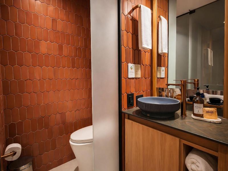 Heiss Hotel By Jalo image