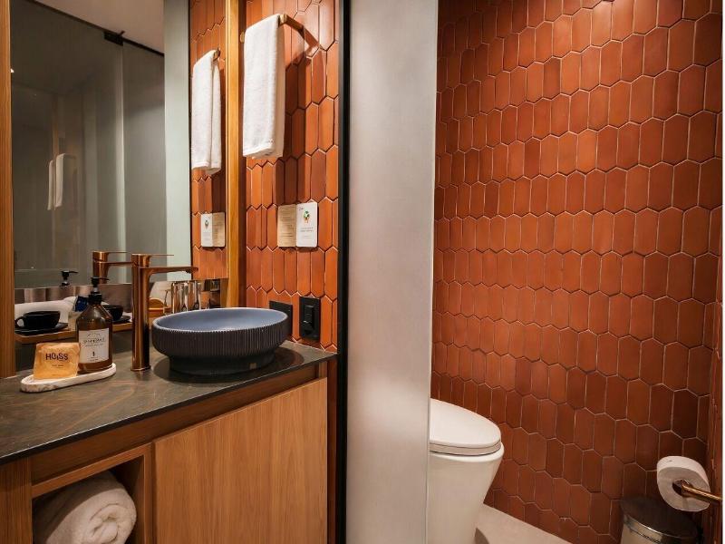 Heiss Hotel By Jalo image