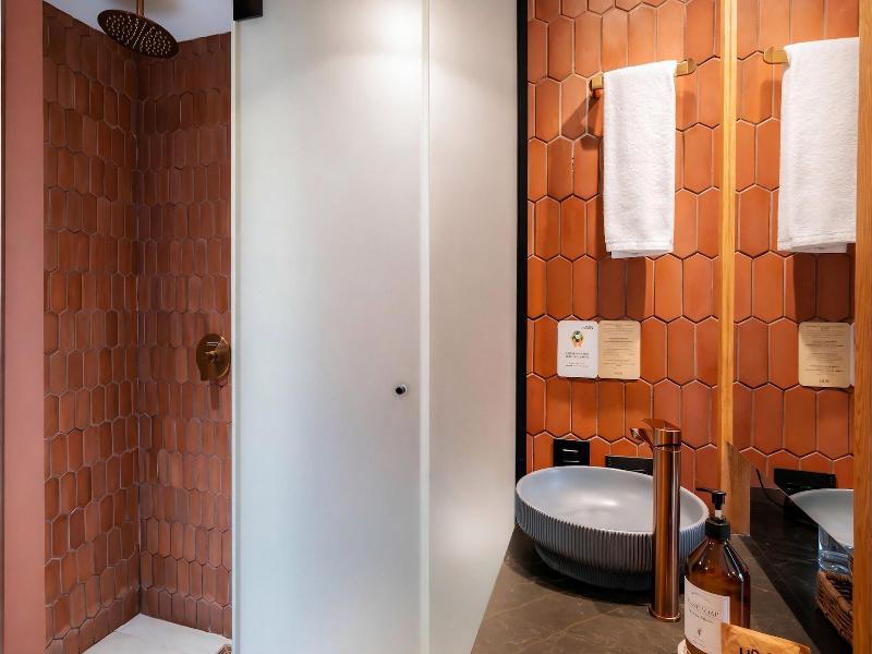 Heiss Hotel By Jalo image