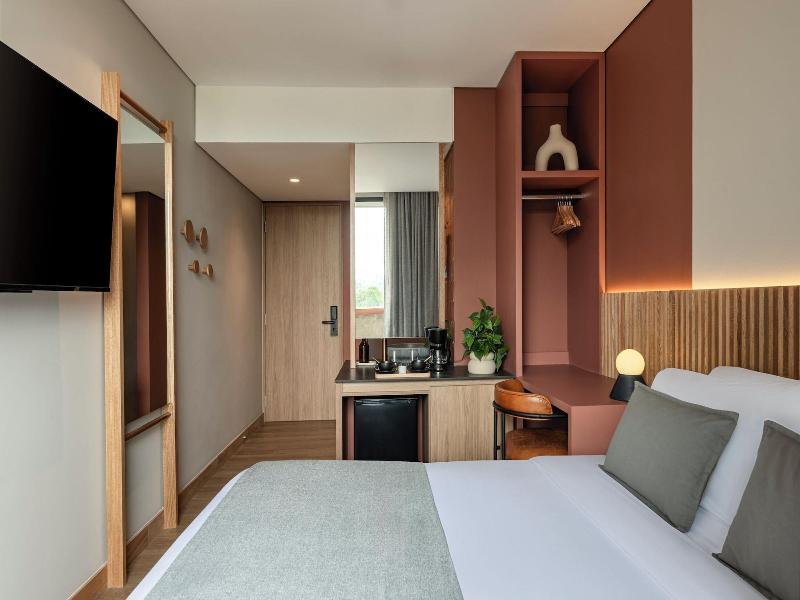 Heiss Hotel By Jalo image