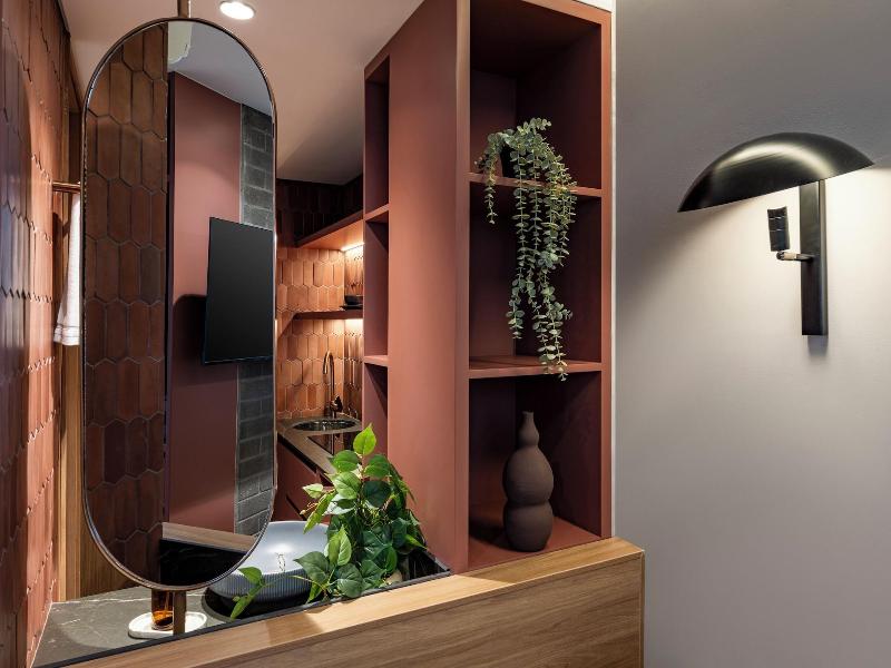 Heiss Hotel By Jalo image