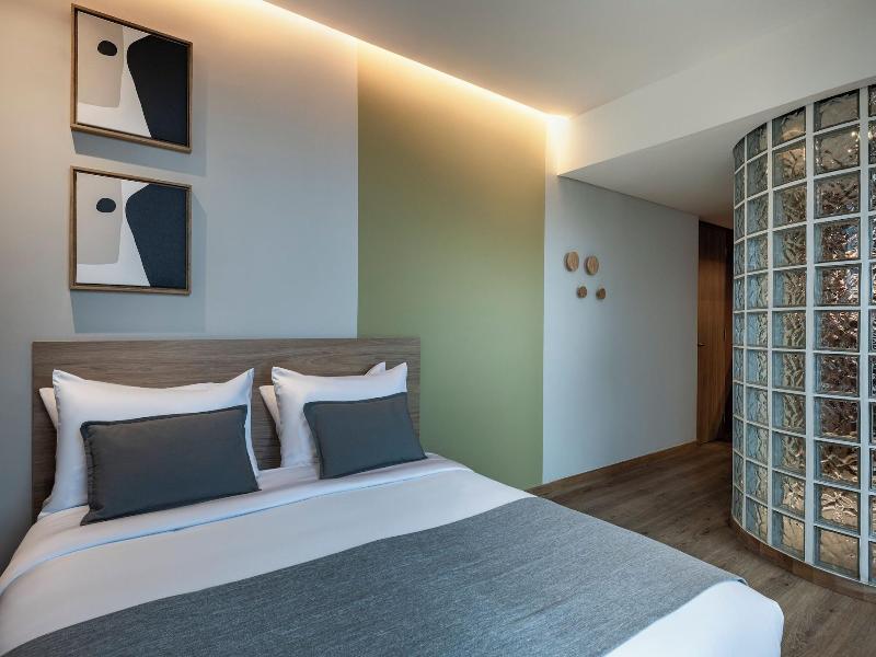 Heiss Hotel By Jalo image