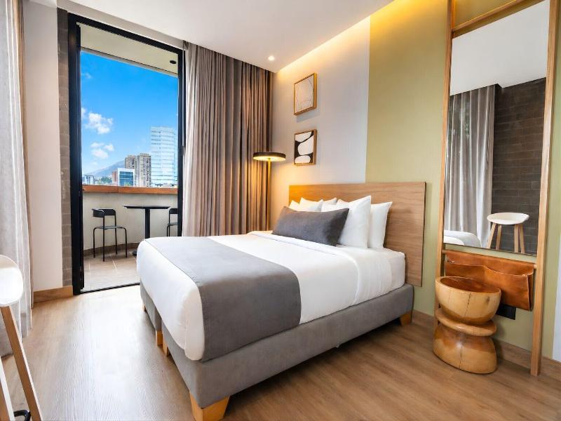 Heiss Hotel By Jalo image