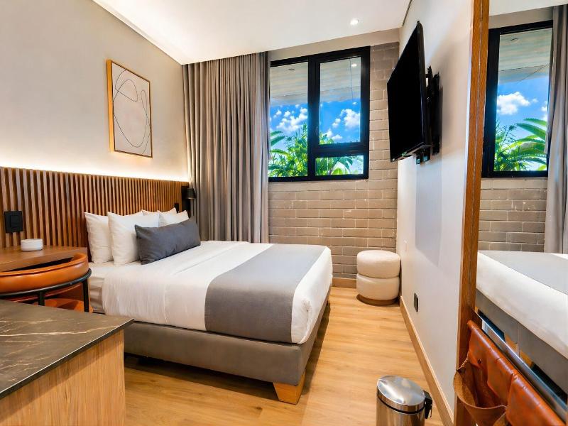 Heiss Hotel By Jalo image