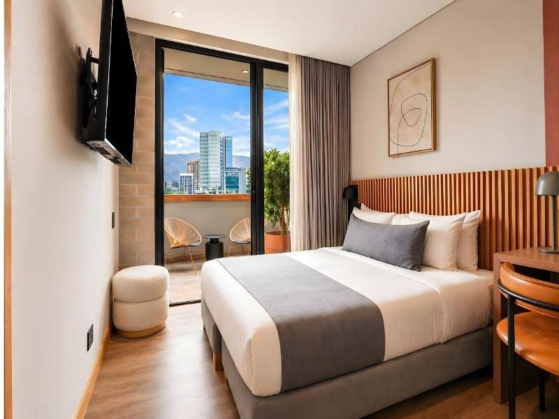 Heiss Hotel By Jalo image