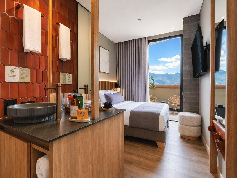 Heiss Hotel By Jalo image