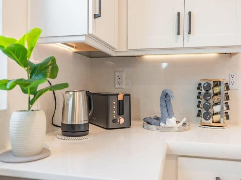 @marbella Lane -amazing 5br Home In Rancho Mission image