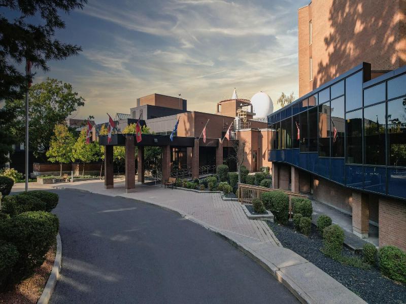 Dev Hotel And Conference Centre