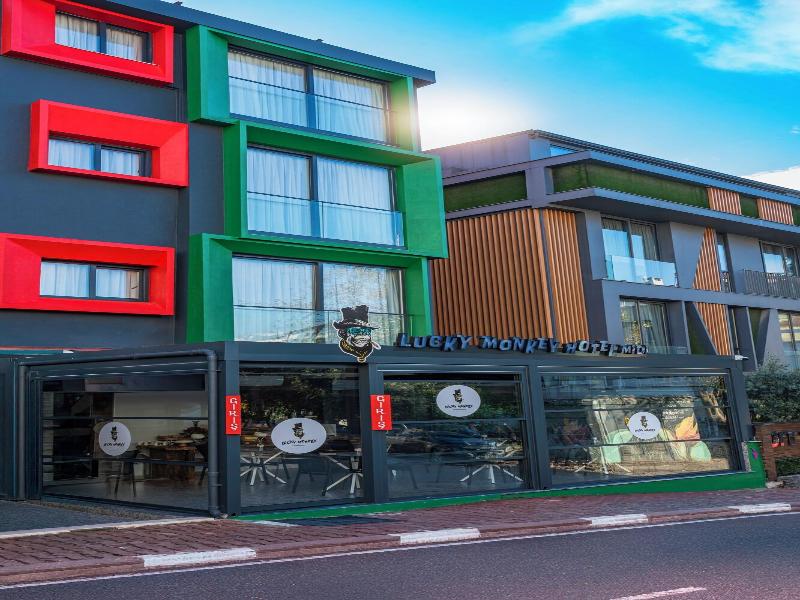 Lucky Monkey Midi Hotel — general view