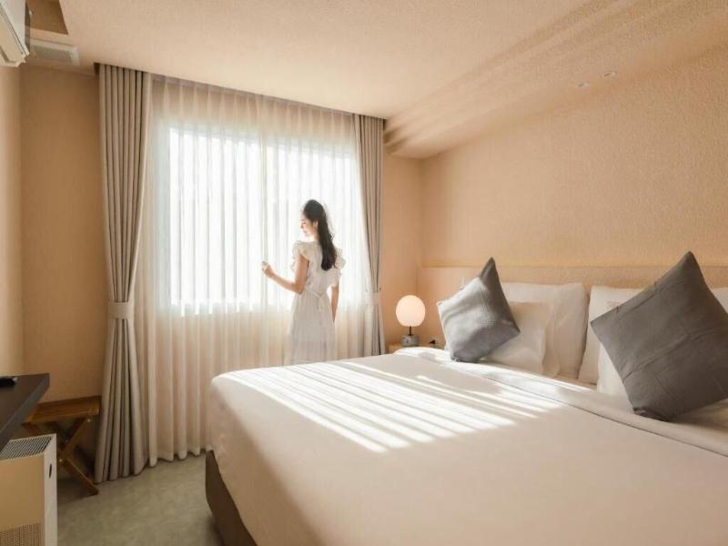 Mai Hotel image