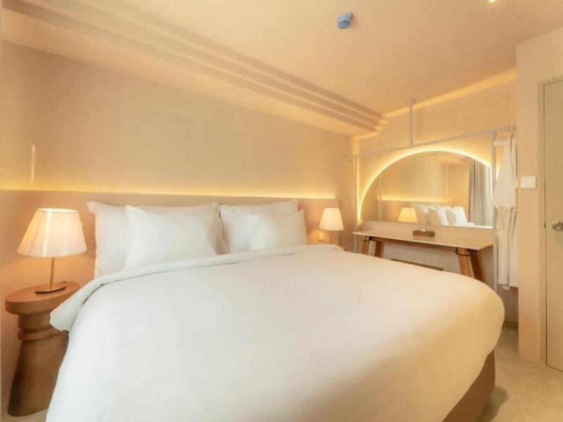 Mai Hotel image