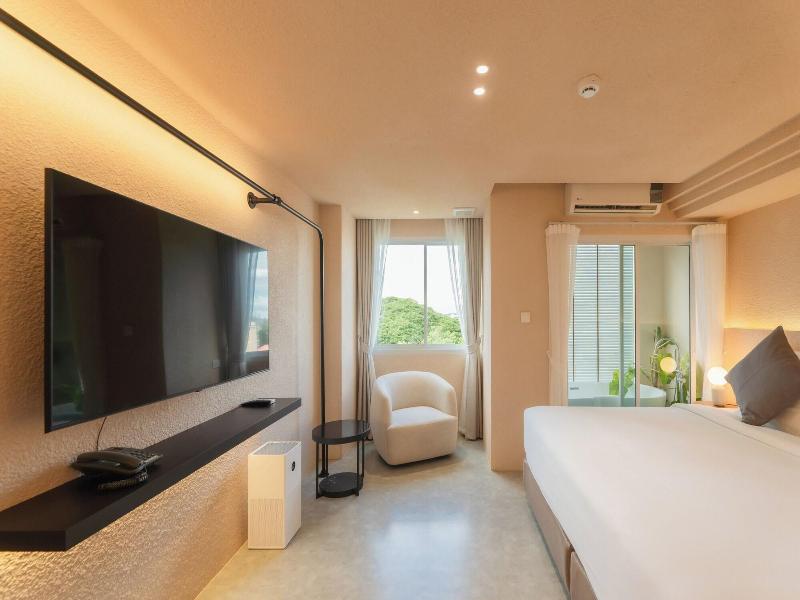 Mai Hotel image