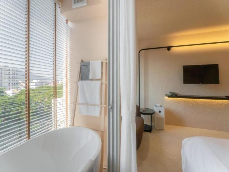 Mai Hotel image