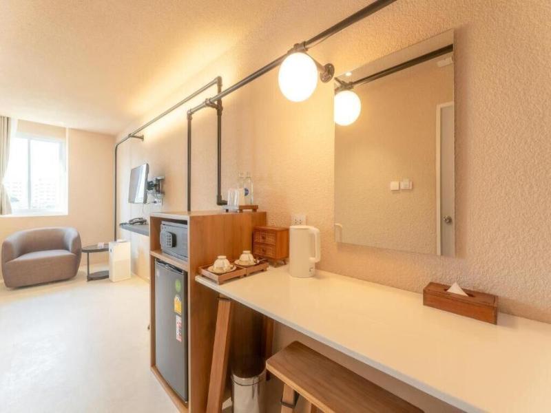 Mai Hotel image