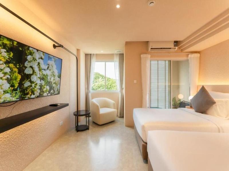 Mai Hotel image