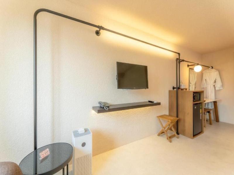 Mai Hotel image