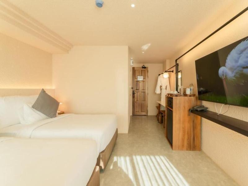 Mai Hotel image
