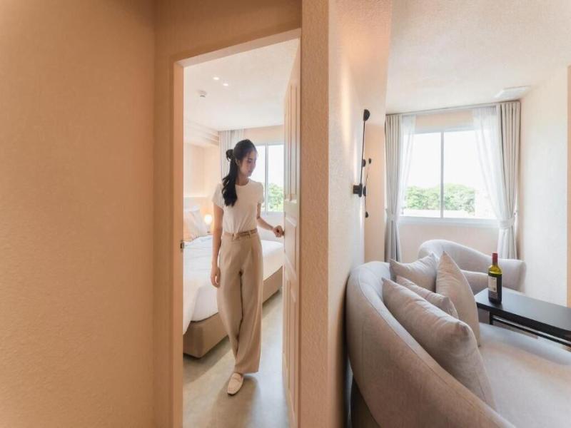 Mai Hotel image