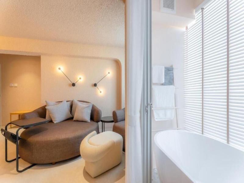 Mai Hotel image