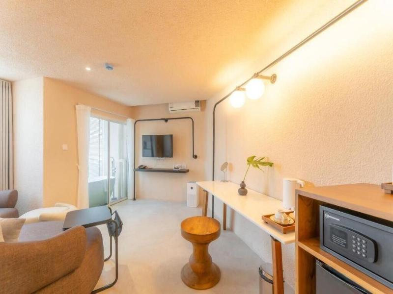 Mai Hotel image