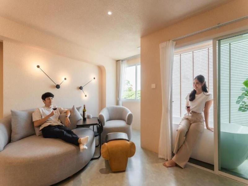 Mai Hotel image