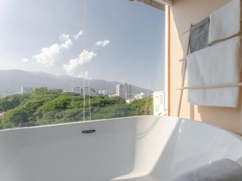 Mai Hotel image