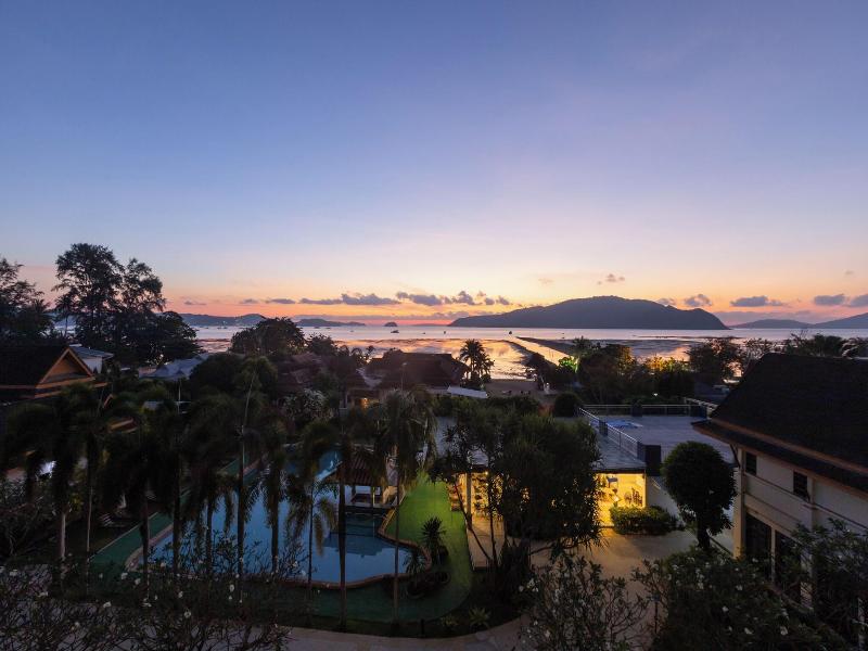 Blue Beach Grand Resort And Spa image