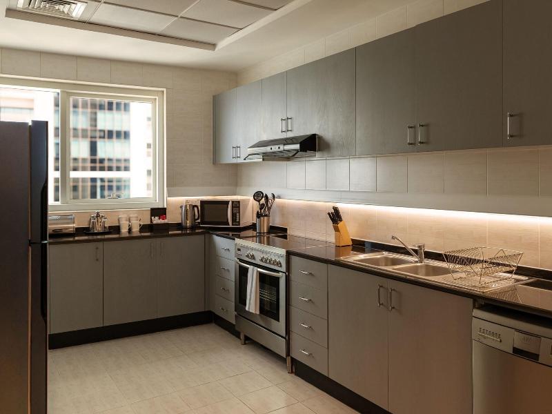 Dubai Marriott Harbour Hotel & Suites image