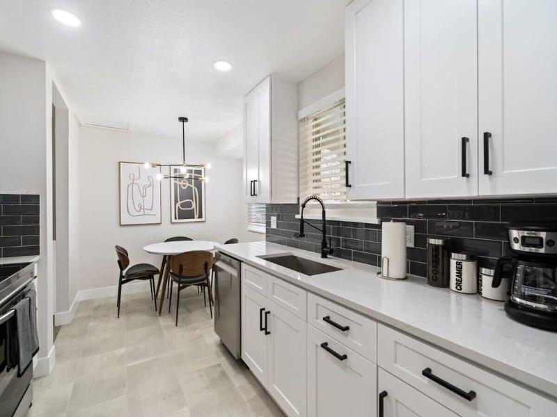 @ Marbella - Modern 4-br Retreat Chef's Kitchen image