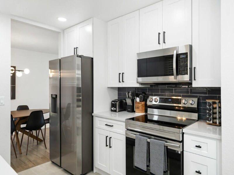 @ Marbella - Modern 4-br Retreat Chef's Kitchen image