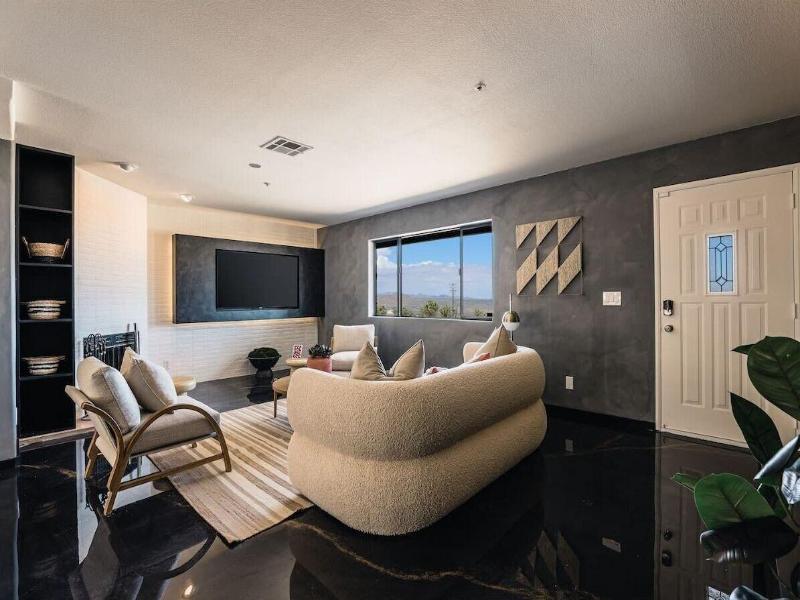 @ Marbella Lane - Zen-like Ambiance 3br Home In Jt image