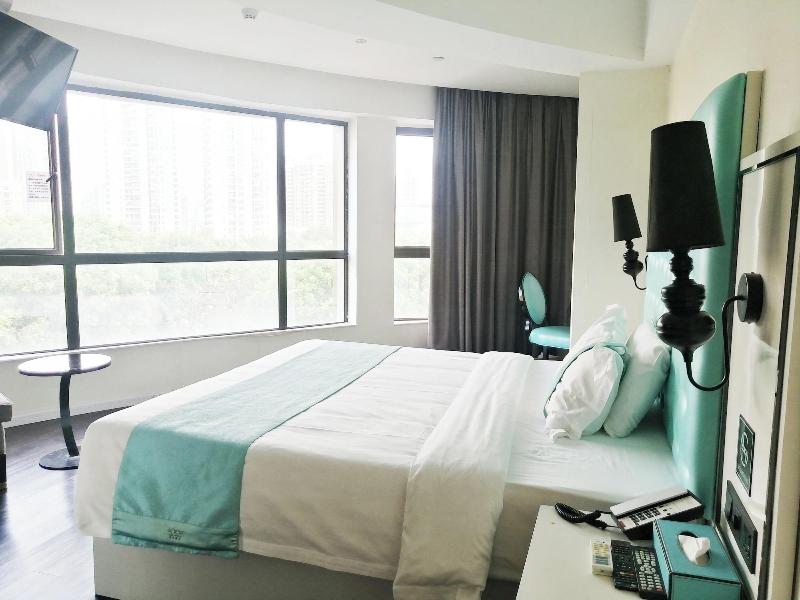 Xana Lite Hotel Shixi Metro Station image