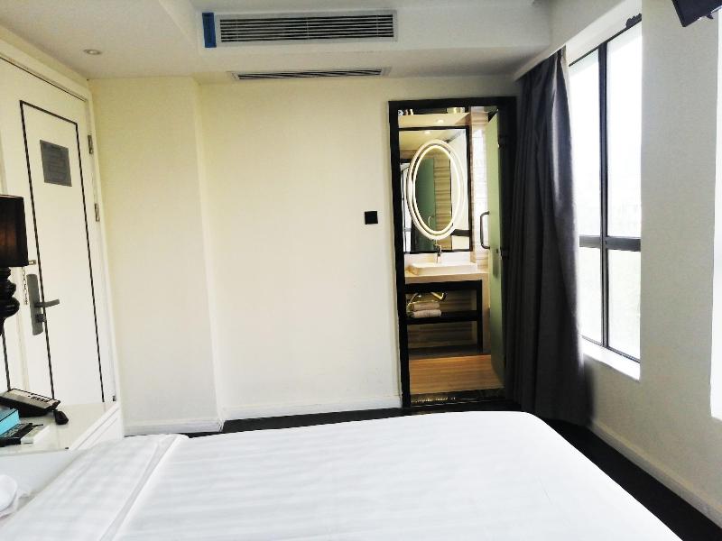 Xana Lite Hotel Shixi Metro Station image