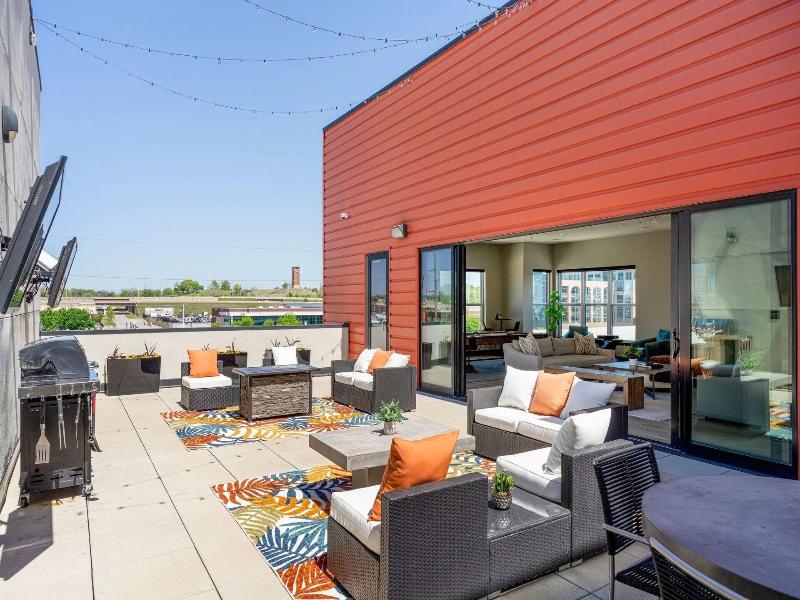 Arts District Apartments By Landing — view