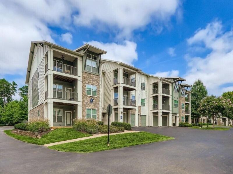 Northlake Apartments By Landing image